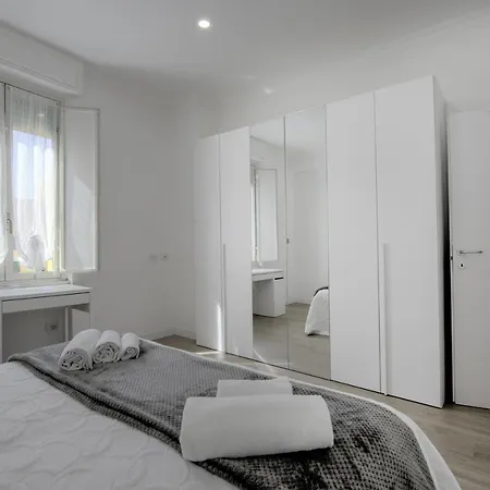 -filip & Maril - Cozy Near The Metro